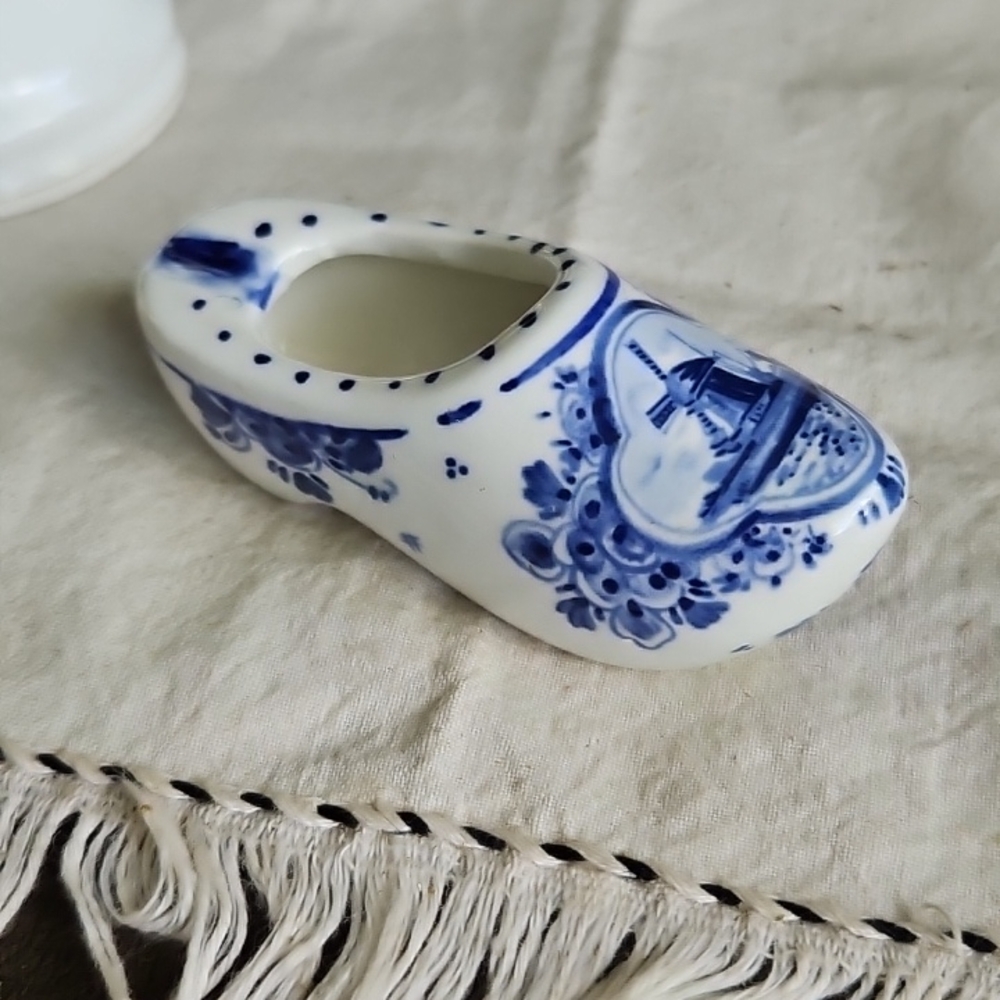 Vntg Blue and White Ceramic Dutch Clog Personal Ashtray